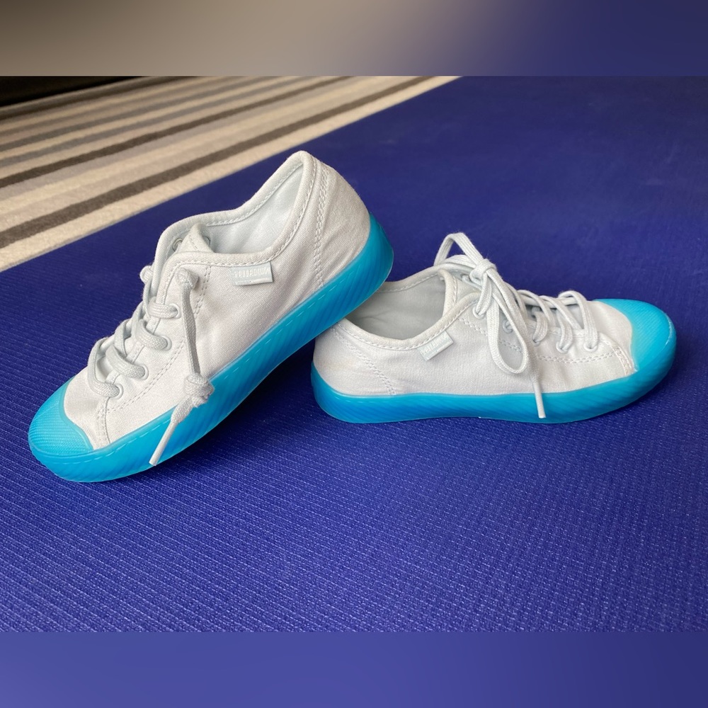 Kids Palladium canvas sneakers, size 1